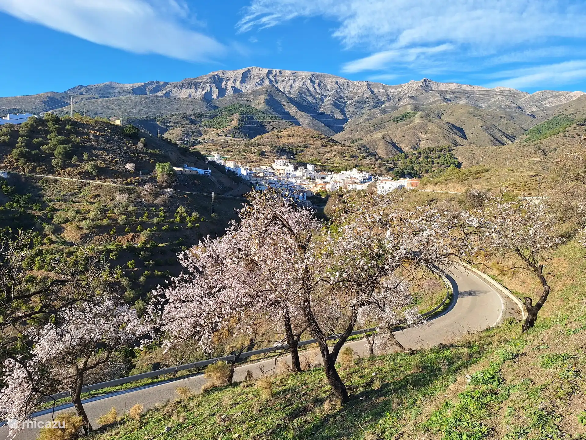 Sedella am Fuße von La Maroma