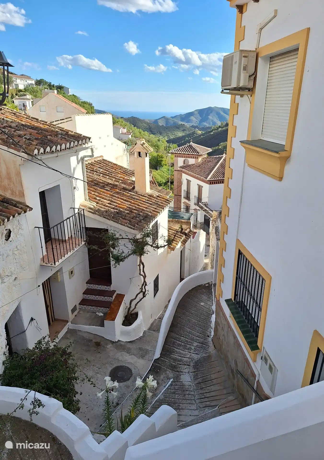 Sedella, mit Blick auf das Meer