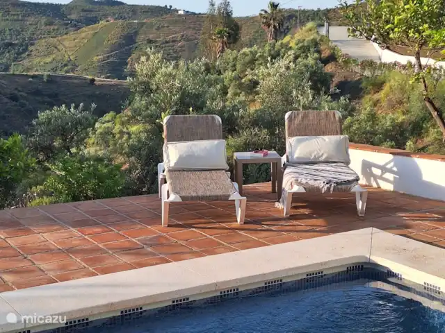 La Casa Algarrobo, invitée dans la nature | Espagne, Andalousie, Sedella - villa Farniente sous le citronnier