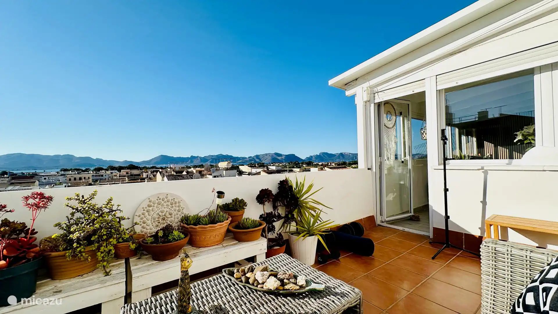 Mooi uitzicht, zonnig en licht