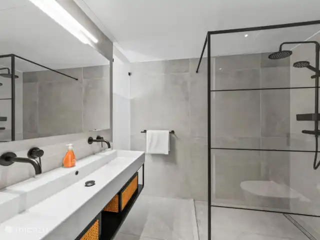 The Wharf 7E, appartement citadin de luxe | Curaçao, Curaçao-Centre, Willemstad - appartement Salle de bain dans la chambre principale