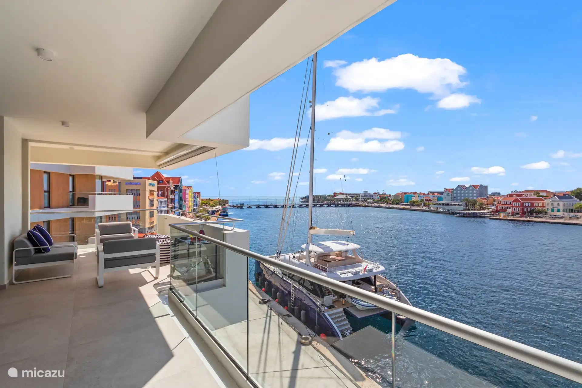 Unique view over the Anna Bay, in the heart of Willemstad