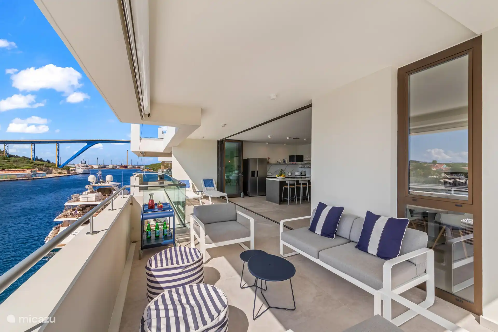 Spacious terrace, where you can watch boats endlessly