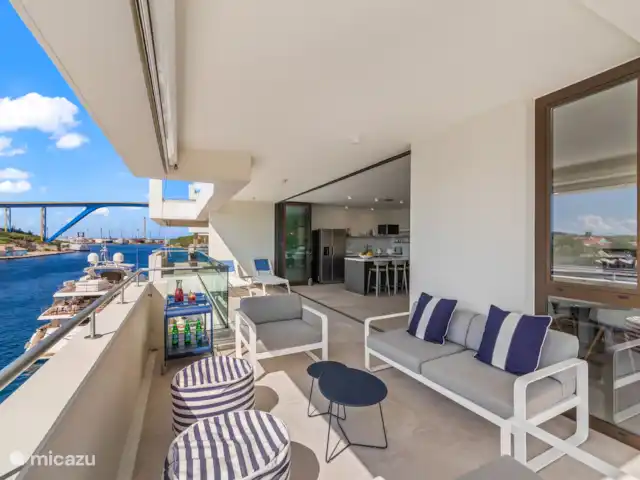 The Wharf 7E, appartement citadin de luxe | Curaçao, Curaçao-Centre, Willemstad - appartement Terrasse spacieuse, où vous pourrez regarder les bateaux à l’infini