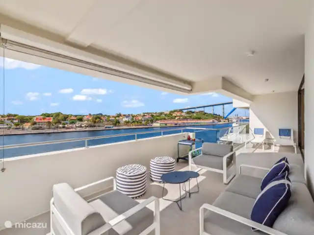The Wharf 7E, appartement citadin de luxe | Curaçao, Curaçao-Centre, Willemstad - appartement Terrasse spacieuse, où vous pourrez regarder les bateaux à l’infini