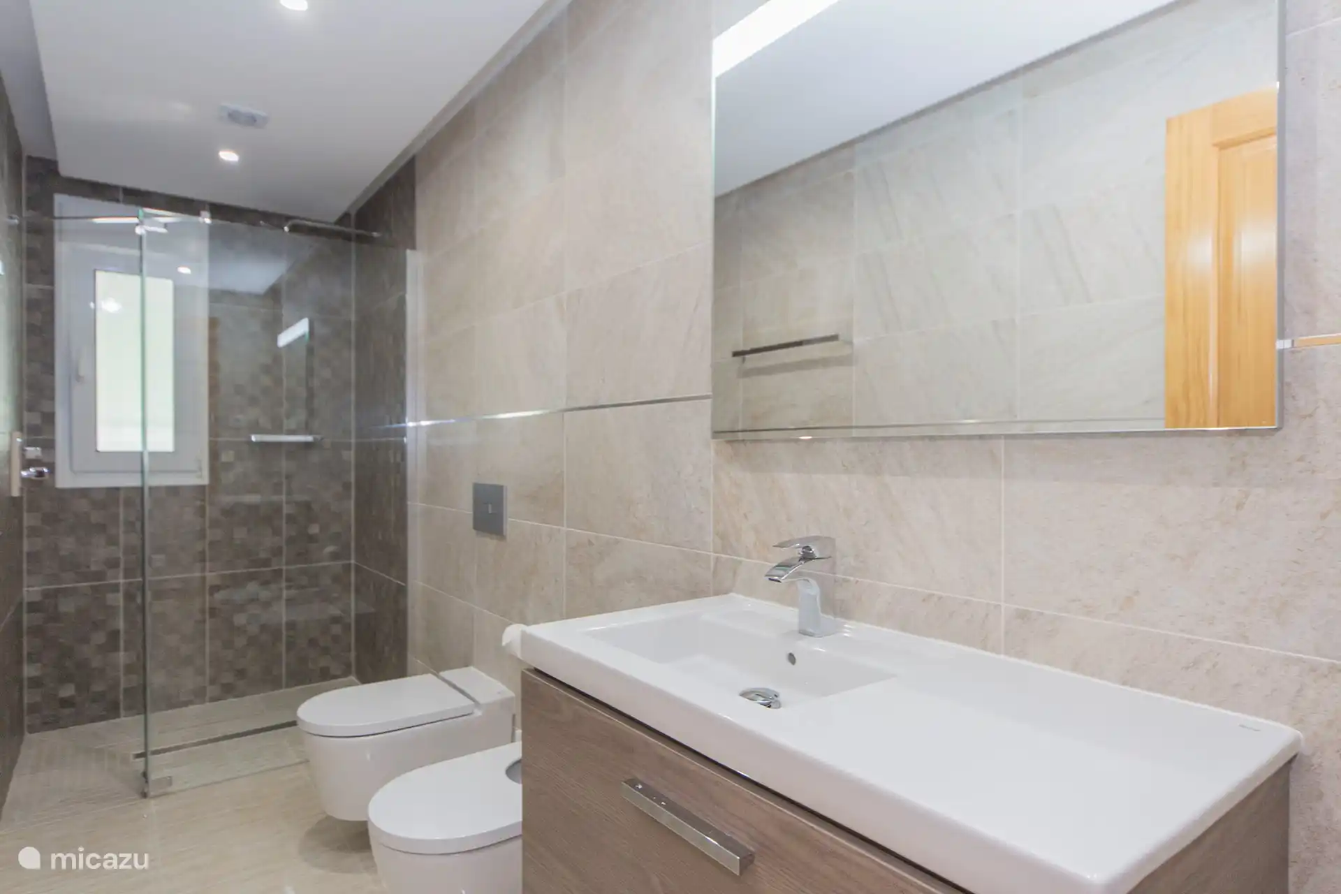 Wohnung Erdgeschoss, Badezimmer 7