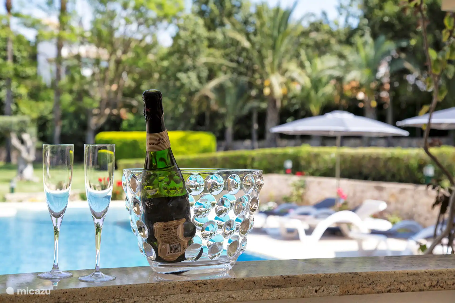 Stimmungsvolles Foto am Schwimmbad