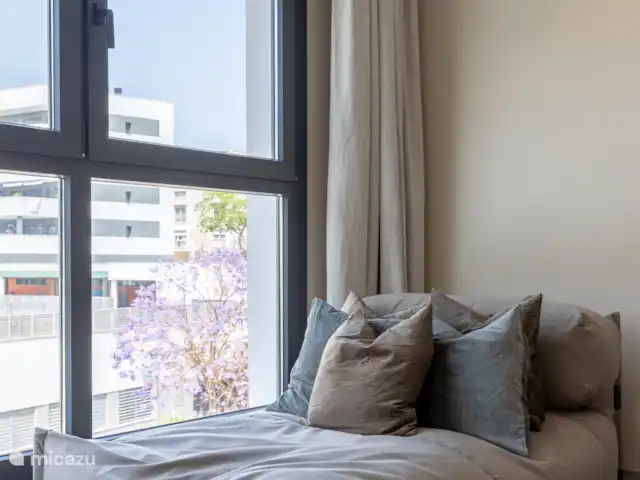 Jardins de fleurs Estepona | Espagne, Costa del Sol, Estepona - appartement canapé lounge avec vue sur la