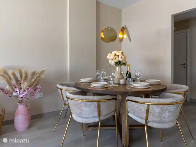 Jardins de fleurs Estepona | Espagne, Costa del Sol, Estepona - appartement Détails de la table à manger