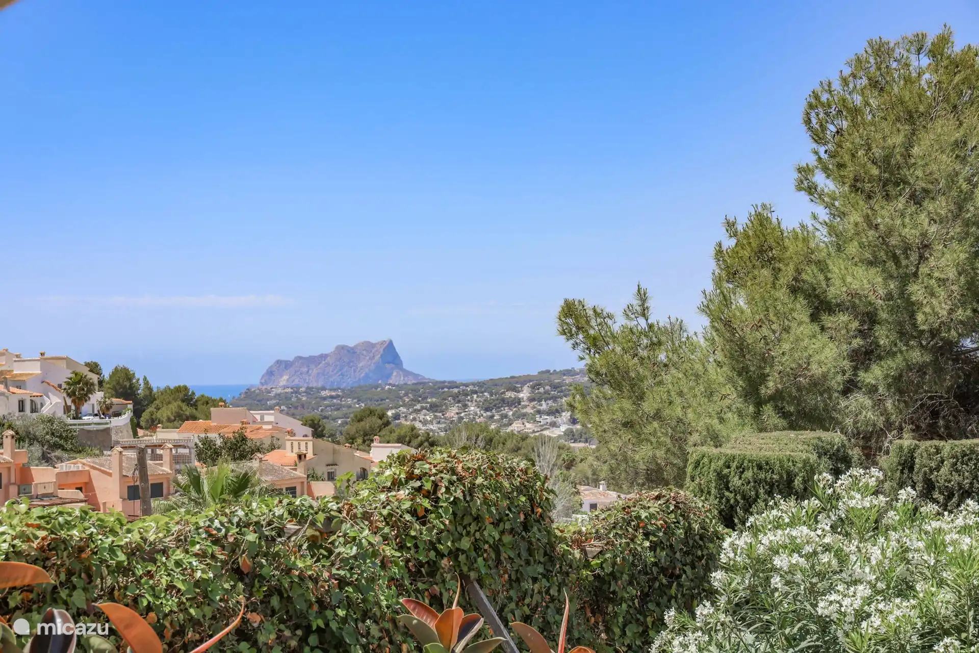 The breathtaking view over the valley and Calpe