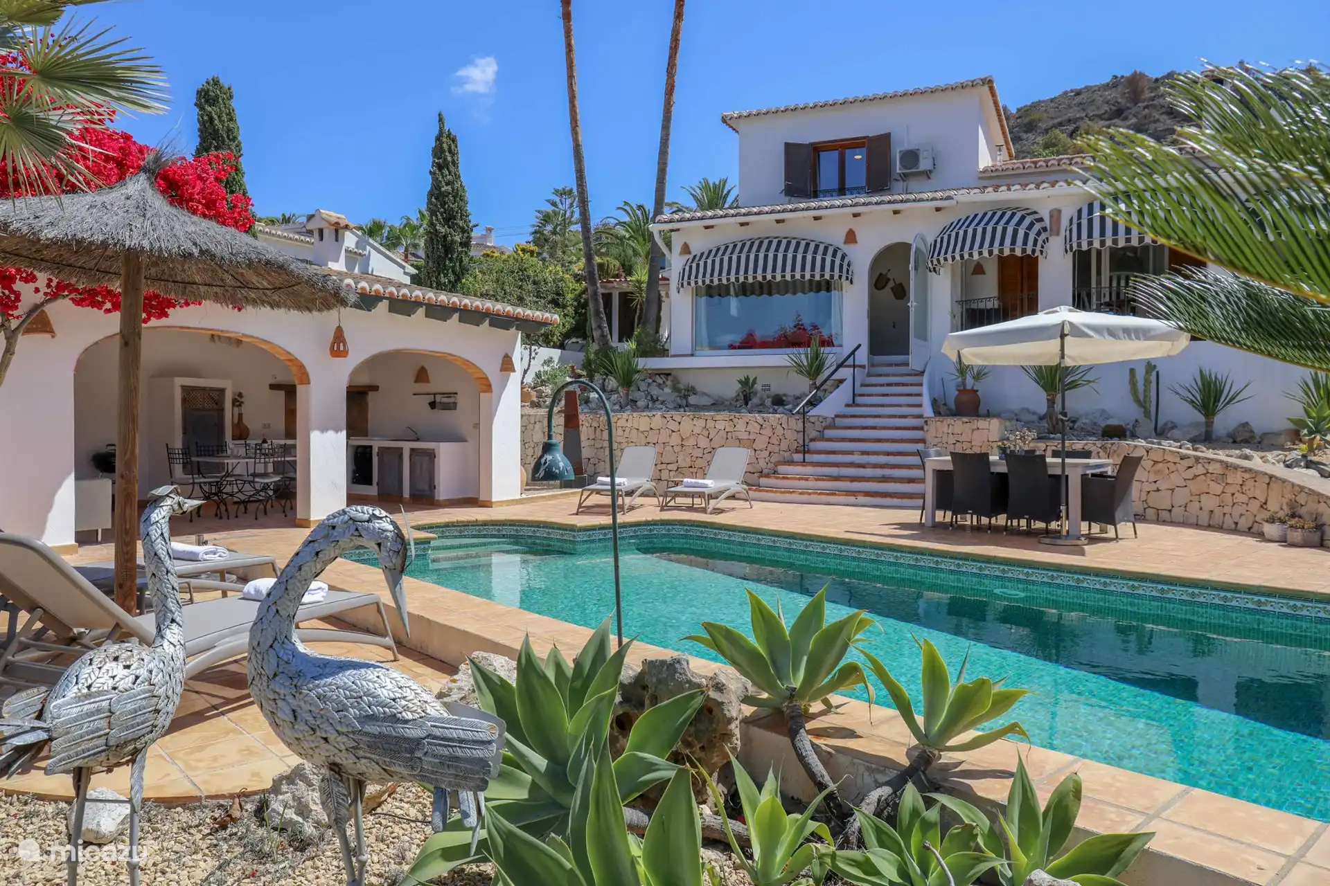 Beautifully landscaped garden at Villa Dadores