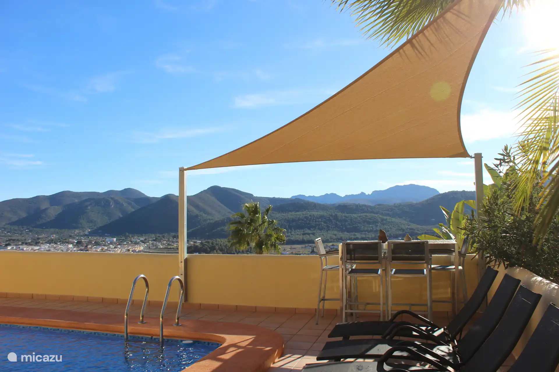 Uitzicht bij het zwembad