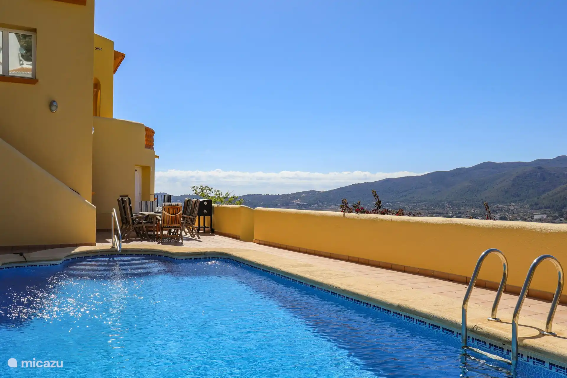 Privater Swimmingpool