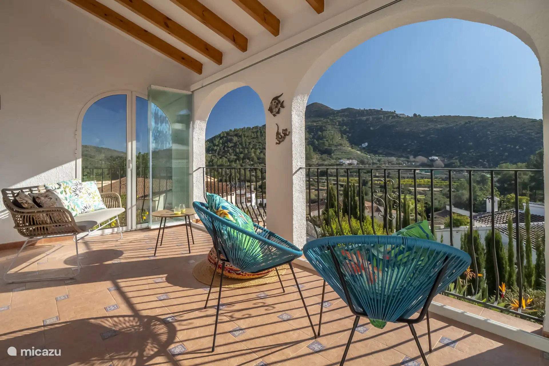 Mit einem guten Buch oder einem schönen Getränk