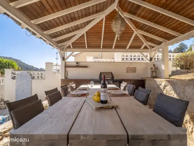 Villa Jacaranda huren in Spanje, Costa Blanca, Alcalali - villa Overdekt terras met eethoek en barbecue