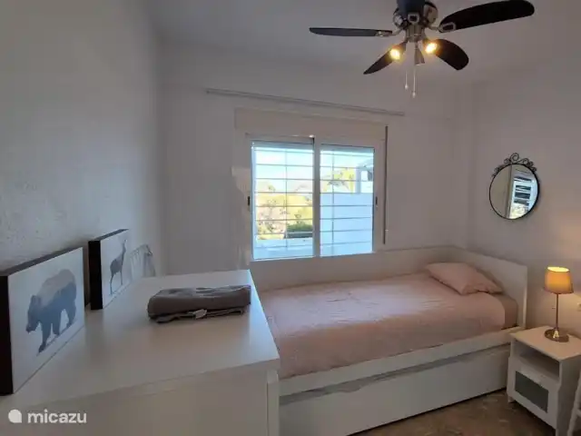 Location de Vacances Espagne, Costa del Sol, Benalmádena, maison de vacances - Benalmádena Pueblo Chambre 3 au rez-de-chaussée. Deux lits simples.