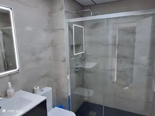 Location de Vacances Espagne, Costa del Sol, Benalmádena, maison de vacances - Benalmádena Pueblo Salle de bain 2, premier étage.
