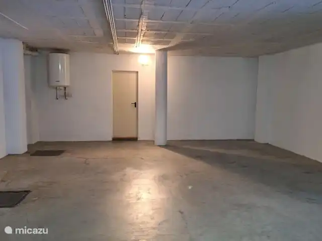 Location de Vacances Espagne, Costa del Sol, Benalmádena, maison de vacances - Benalmádena Pueblo Garage au sous-sol.