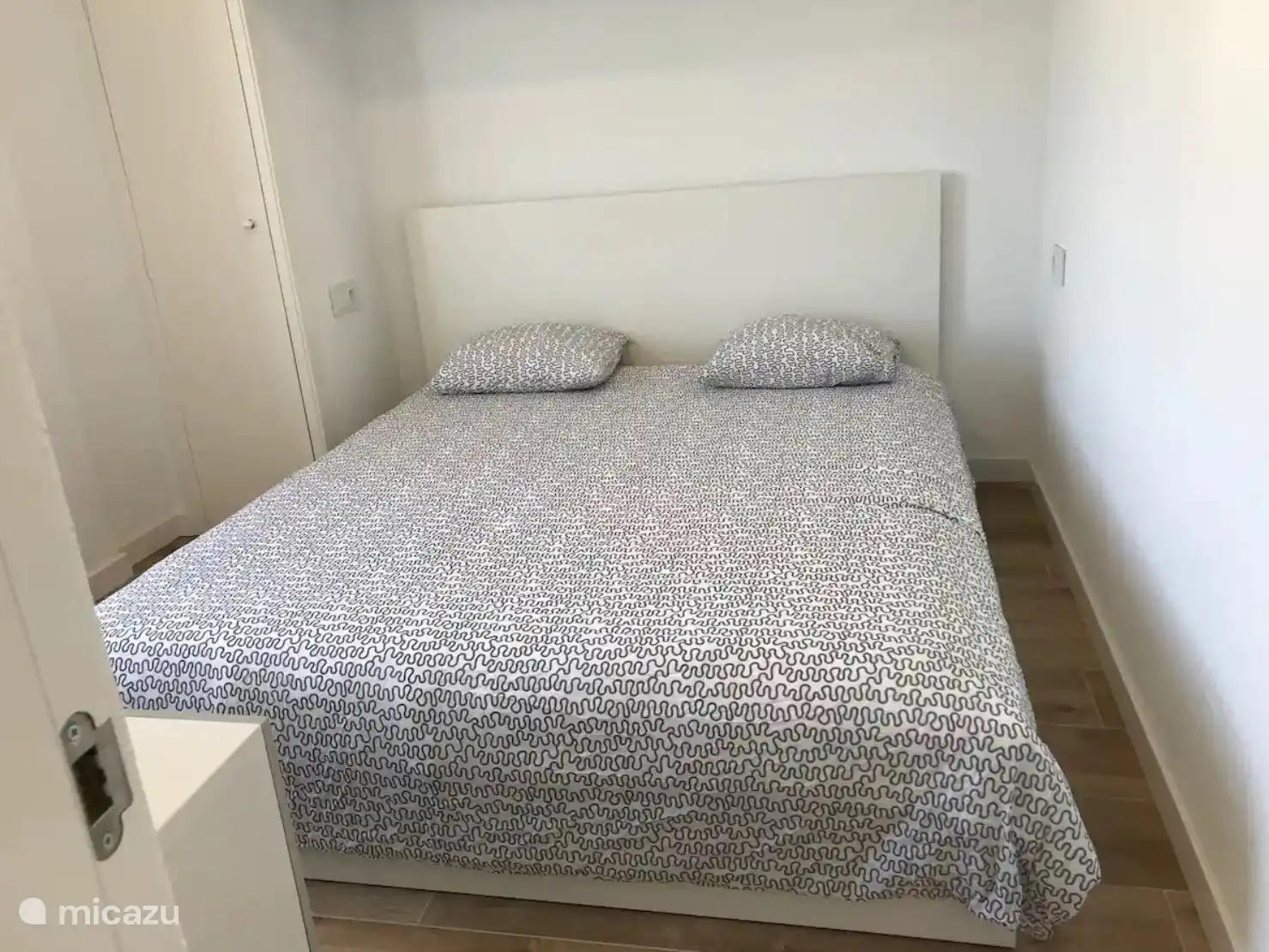 Erstes Schlafzimmer
