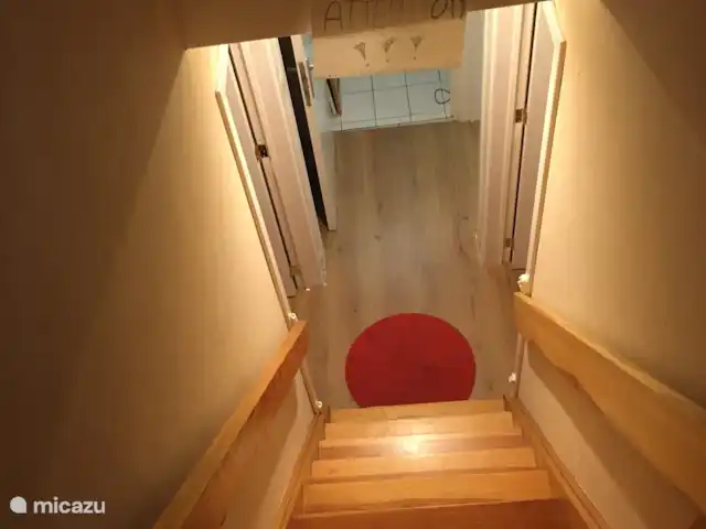 Wandelen, België, Ardennen, Blaimont, bungalow Arduena - Het Ardennetje Trap naar slaapkamers beneden