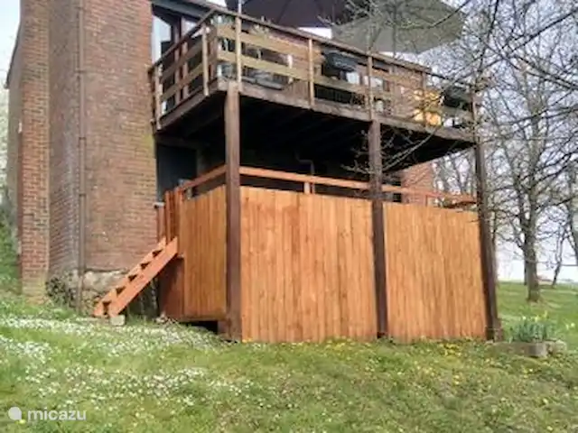 Wandelen, België, Ardennen, Blaimont, bungalow Arduena - Het Ardennetje Terras achterkant huisje