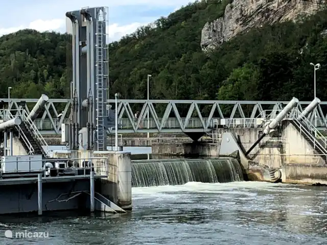 Wandelen, België, Ardennen, Blaimont, bungalow Arduena - Het Ardennetje Stuwdam Waulsort