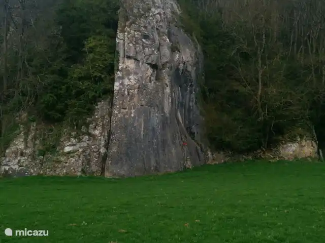 Wandelen, België, Ardennen, Blaimont, bungalow Arduena - Het Ardennetje Mooie rotsformatie tijdens wandeling