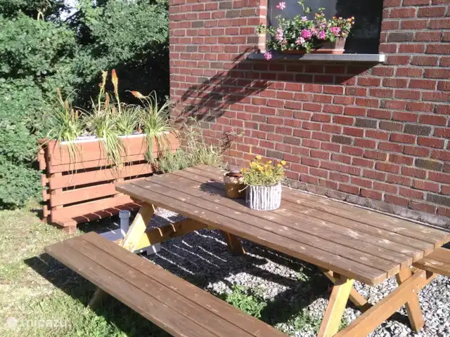 Wandelen, België, Ardennen, Blaimont, bungalow Arduena - Het Ardennetje Picknicktafel