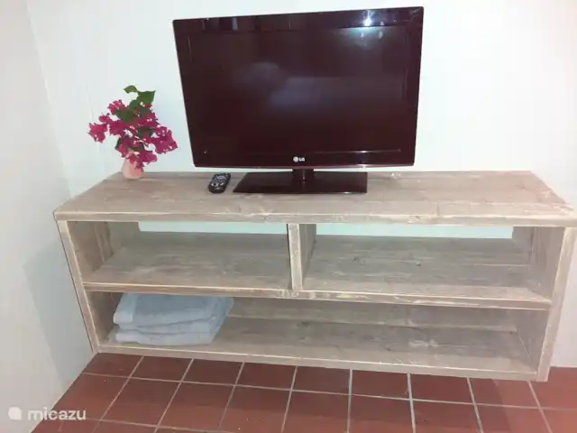 Apartamentos Caya Luna- casita Blenchi en Aruba, Oranjestad, Oranjestad - studio Aparador con amplio espacio de almacenamiento