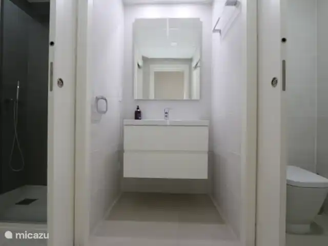 Flamenca Village Resort près de la plage | Espagne, Costa Blanca, Orihuela Costa - appartement Salle de bain avec douche à l’italienne