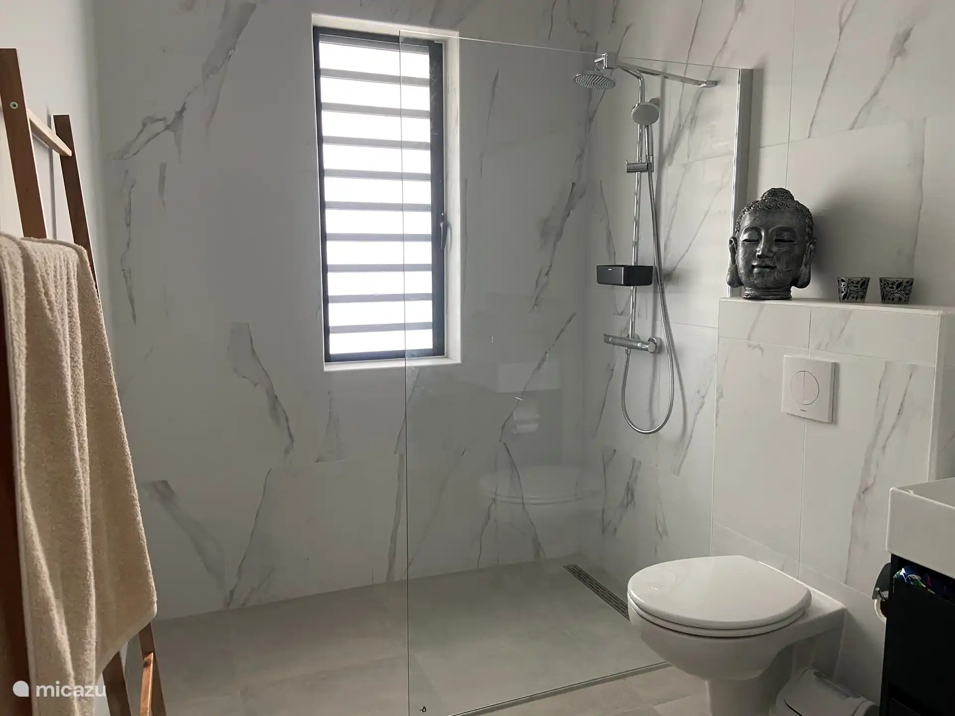 Gemeinschaftsbad für Schlafzimmer 1 und 2