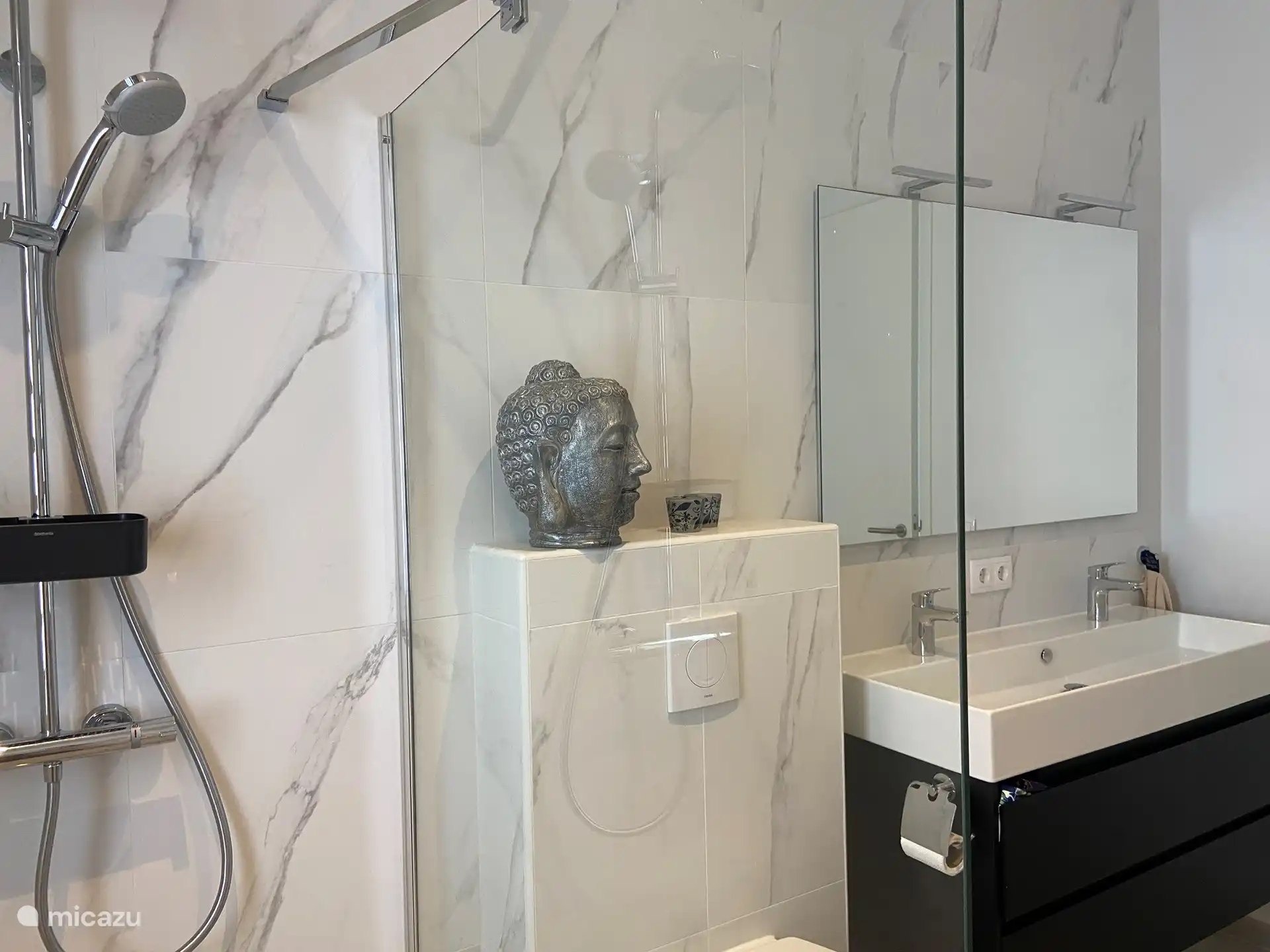 Gemeinschaftsbad für Schlafzimmer 1 und 2