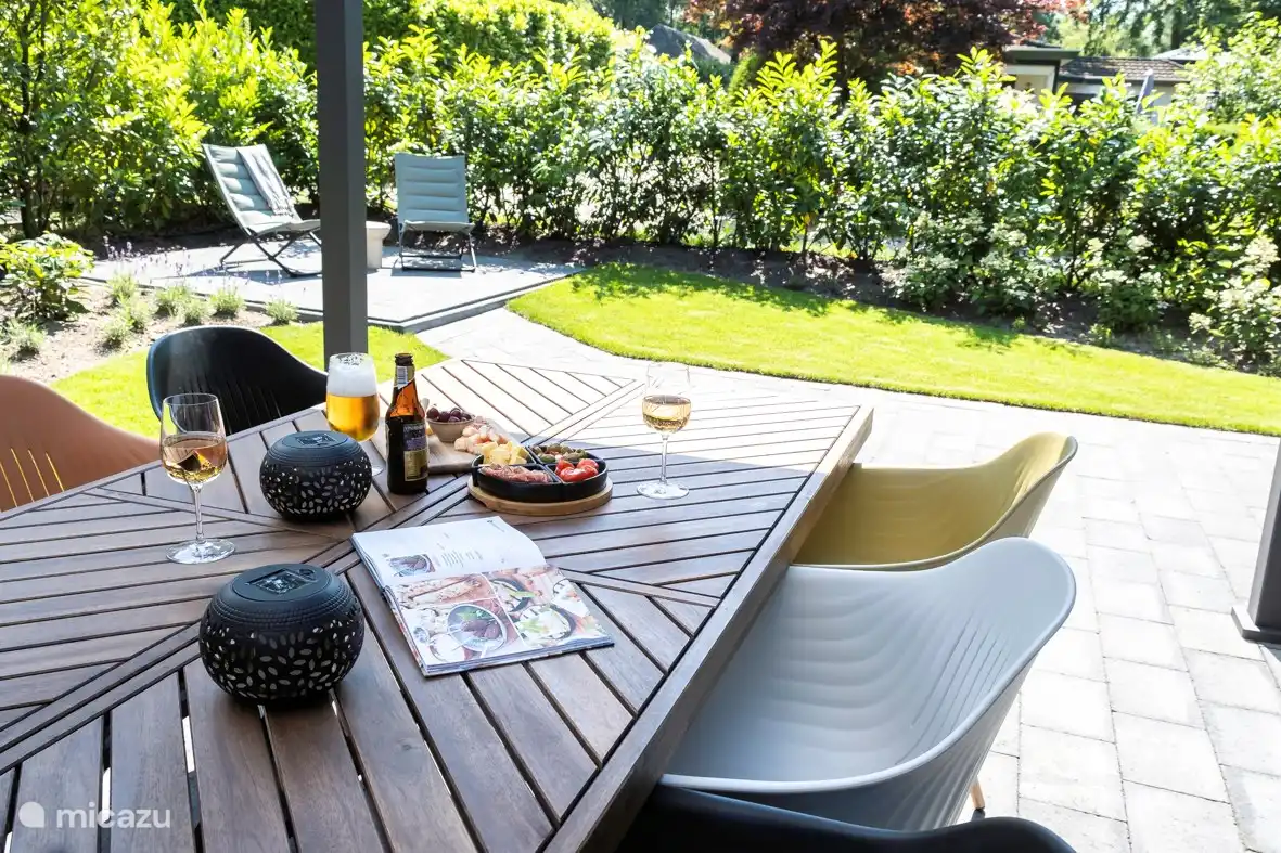 Cuando llueve, todavía puedes sentarte afuera en tu terraza.