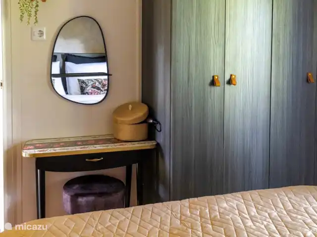 Nuestra casa de campo en el Veluwe: Pinecone en Países Bajos, Güeldres, Beekbergen - chalet Un montón de espacio en el armario.