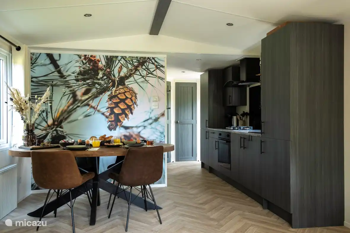 Amplia cocina. Con máquina Dolce Gusto.