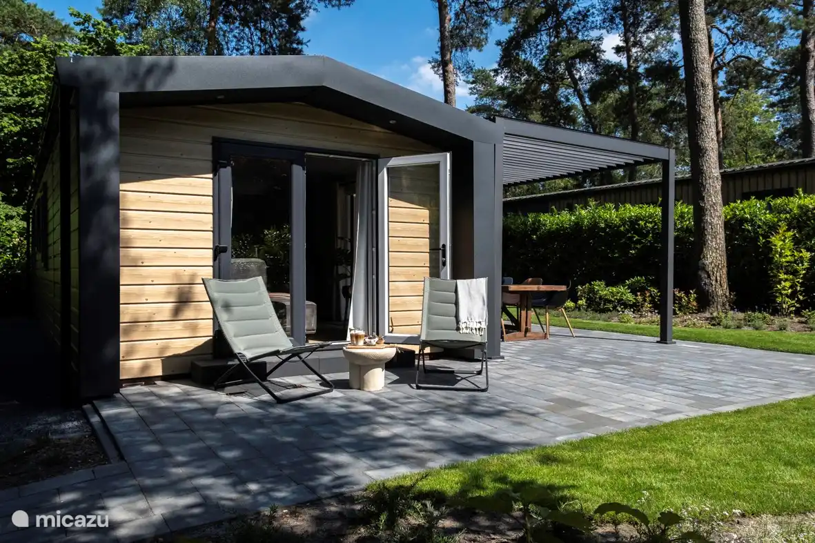 Preciosa terraza en la parte delantera.