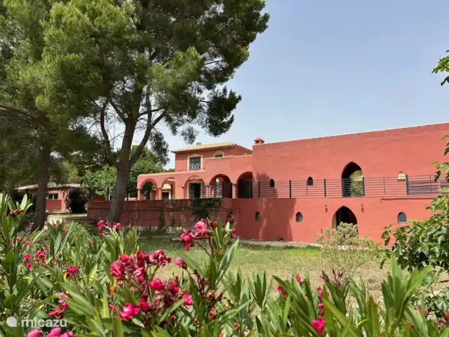 Villa Terra- Laurier-rose | Espagne, Costa Dorada, L'Ametlla de Mar - finca Vue latérale du jardin de la maison