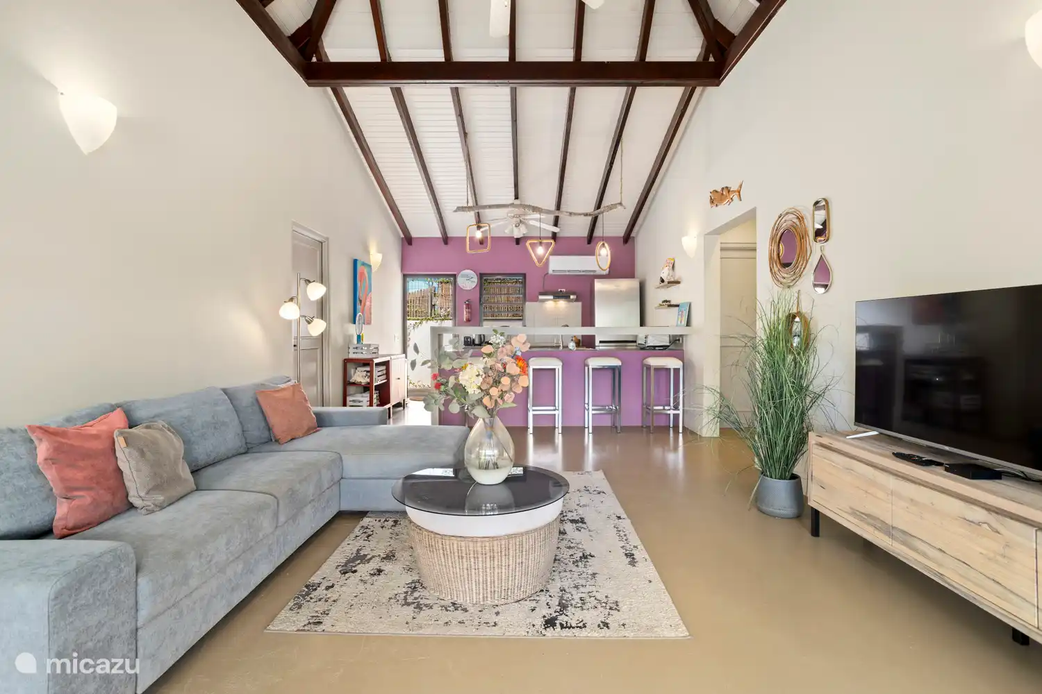 Wohnzimmer und Küche