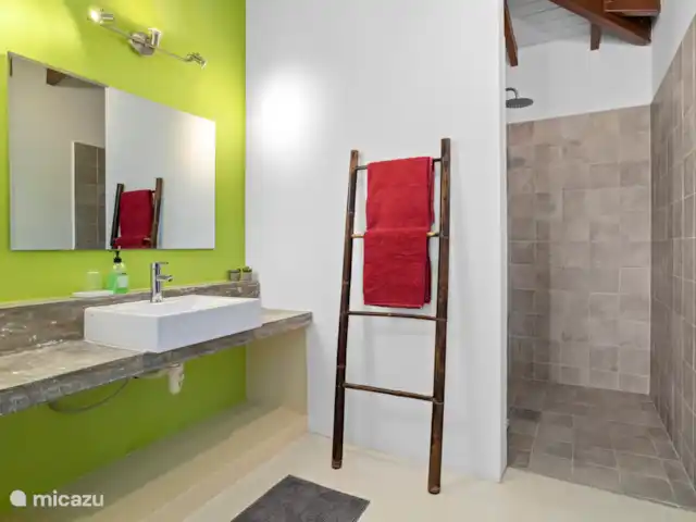 Pueblo de las Tierras Acuáticas, Casa Cascaya en Bonaire, Bonaire, Kralendijk - casa vacacional Baño uno