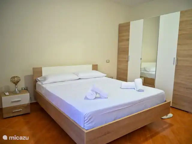 Location de Vacances Albanie, Durrës, Durrës, appartement - Appartement en bord de mer Casa Mery Grande chambre