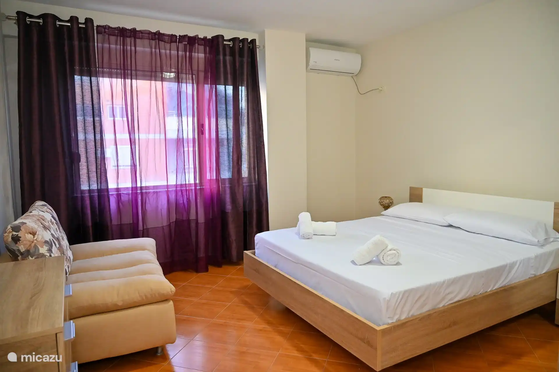 Großes Schlafzimmer 