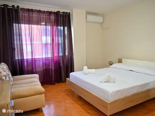 Location de Vacances Albanie, Durrës, Durrës, appartement - Appartement en bord de mer Casa Mery Grande chambre
