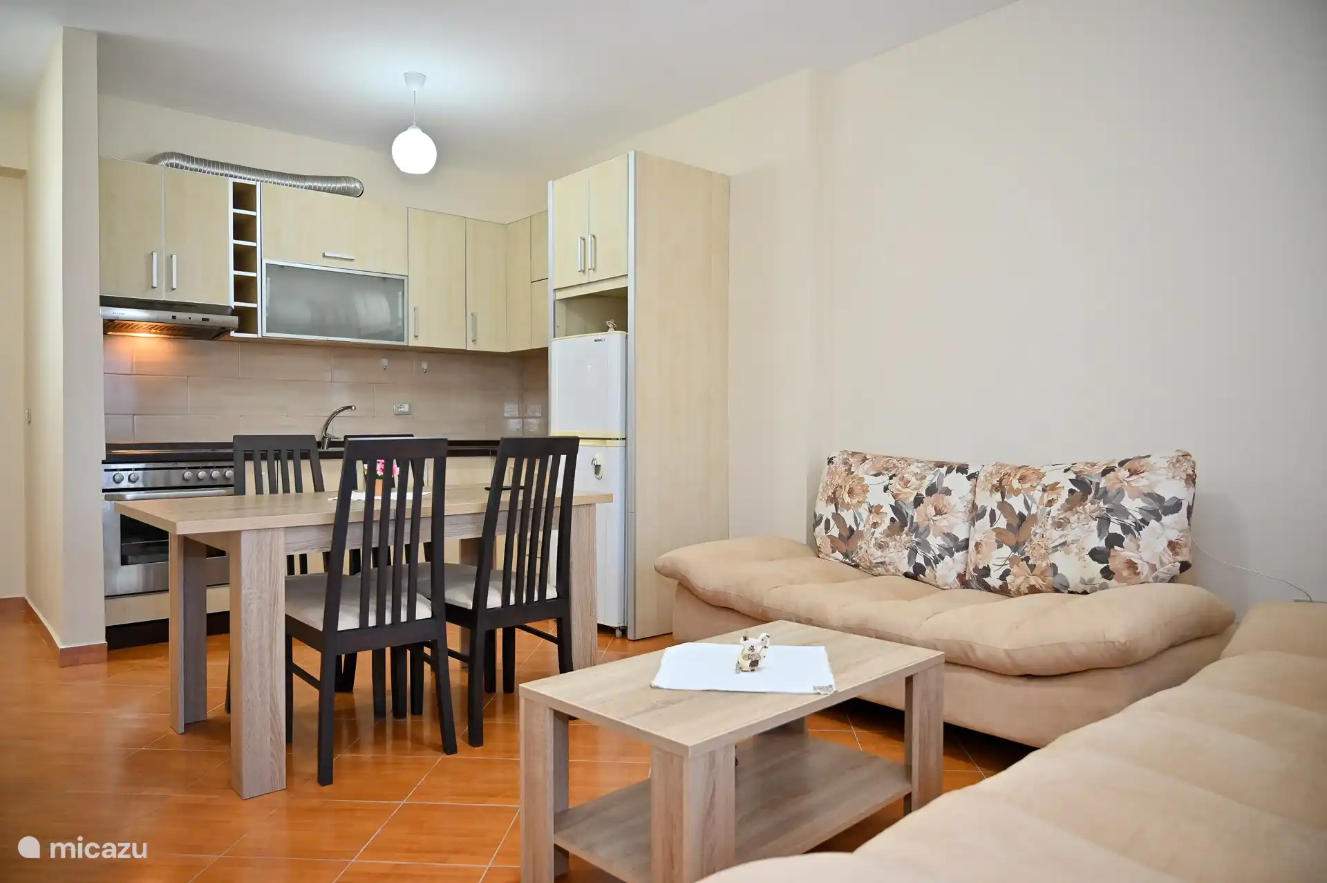 Wohnzimmer und Küche 