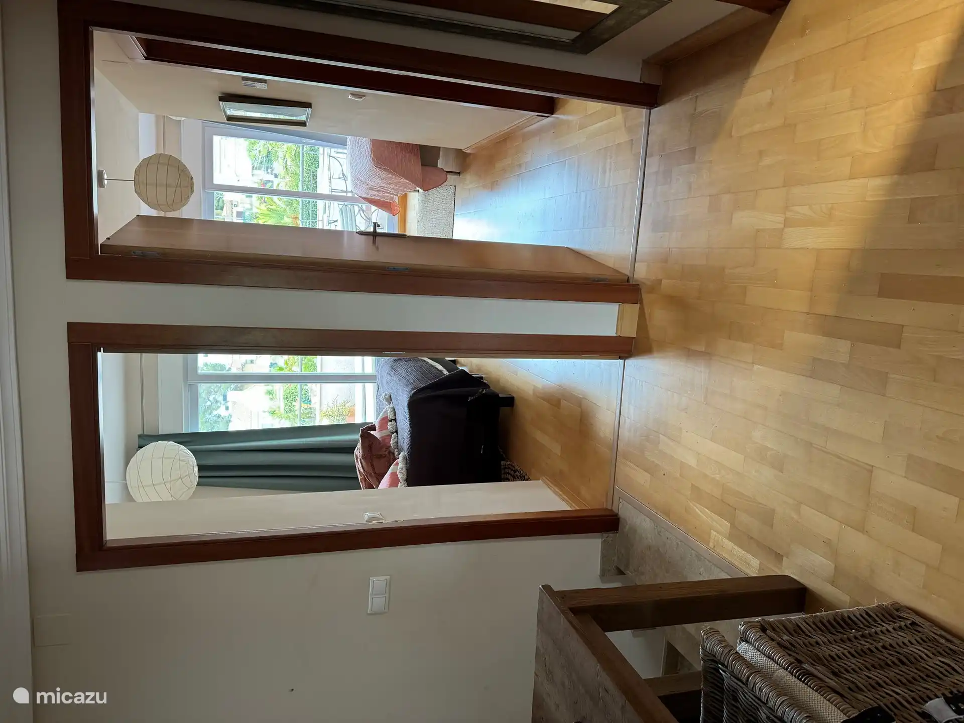 Couloir 1er étage avec accès aux chambres