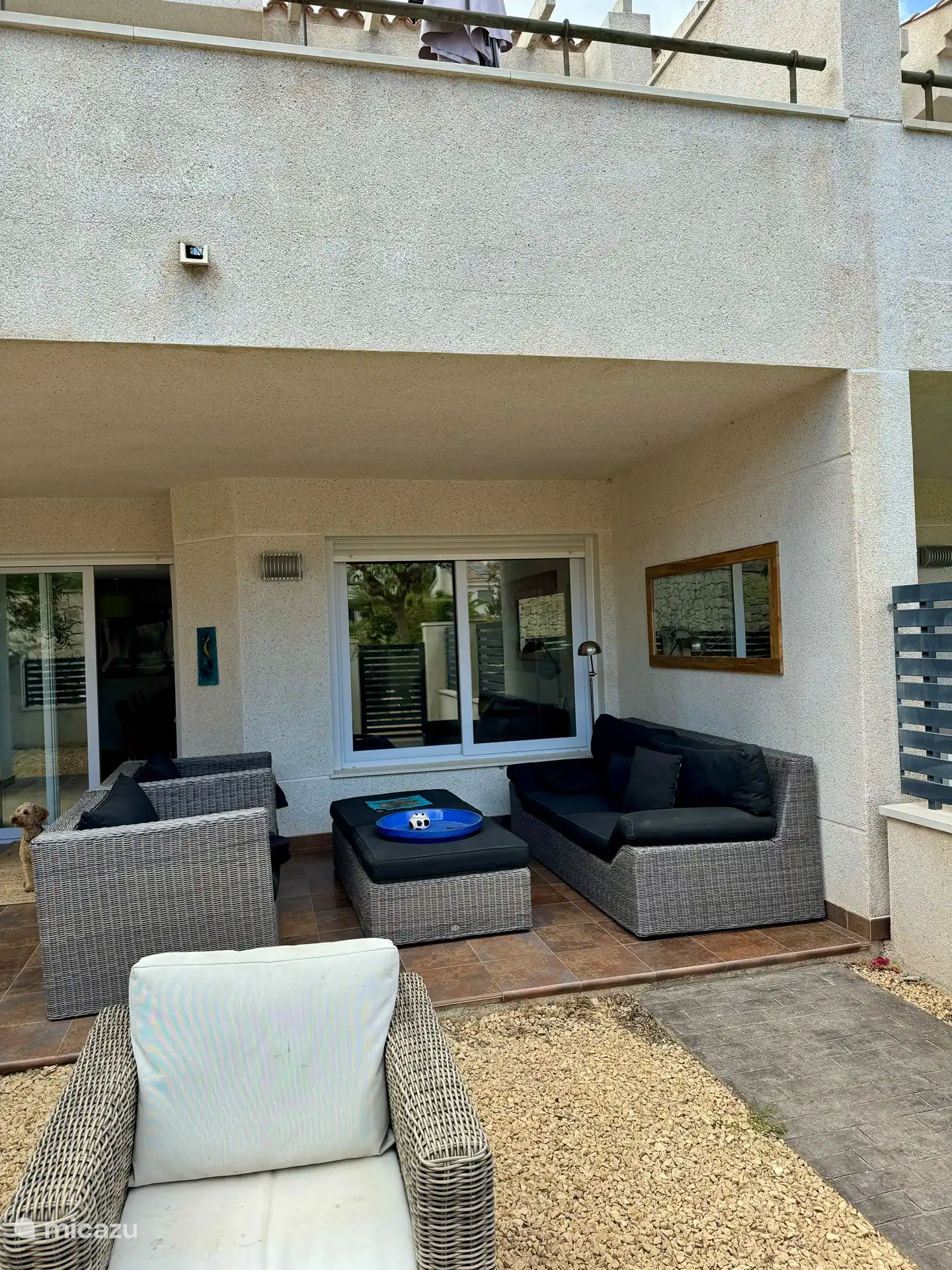 Terrasse couverte au rez-de-chaussée