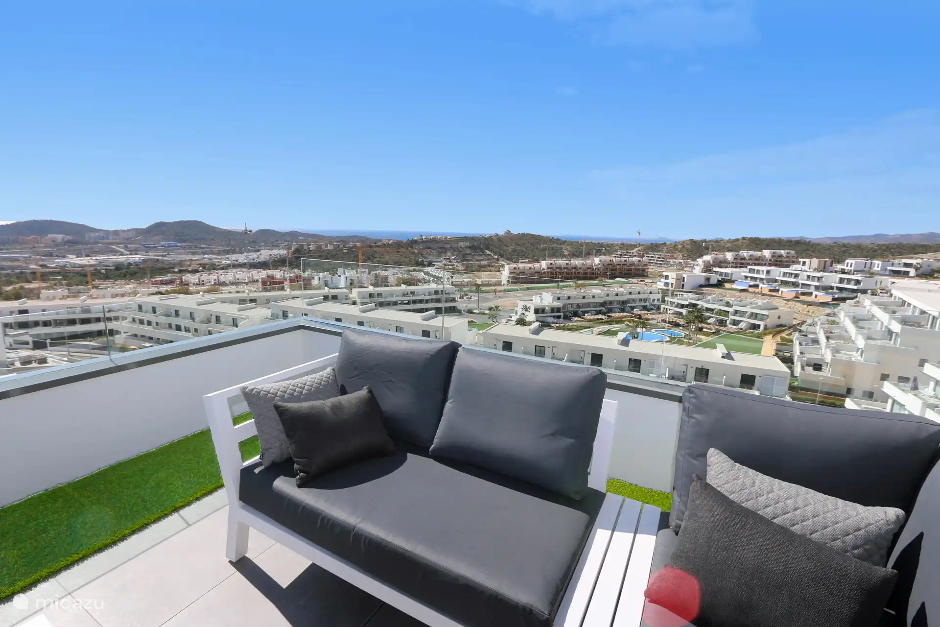 Lounge-Set auf dem Balkon