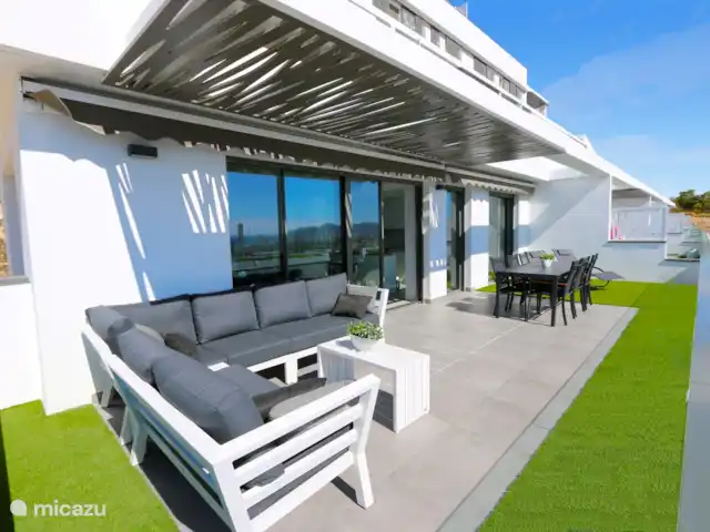 Seascape Resort Finestrat Benidorm | Espagne, Costa Blanca, Finestrat - appartement Salon et table à manger sur le balcon