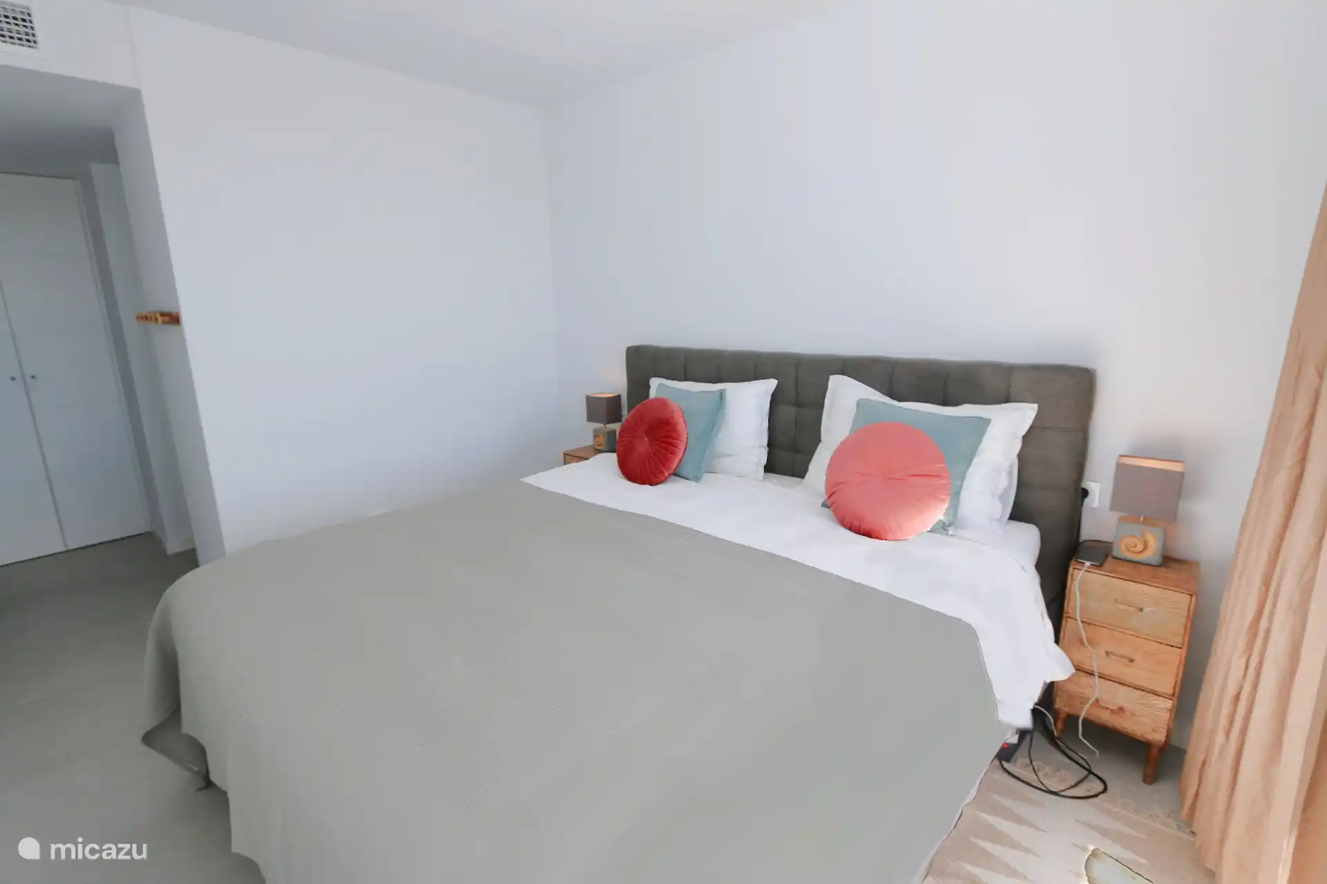 Schlafzimmer mit Doppelbett