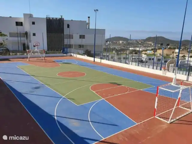Seascape Resort Finestrat Benidorm | Espagne, Costa Blanca, Finestrat - appartement Terrain de basket-ball et de football