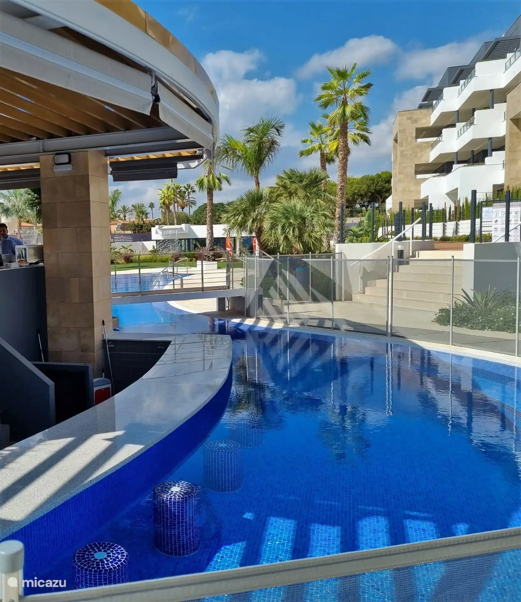 Großer Gemeinschaftspool